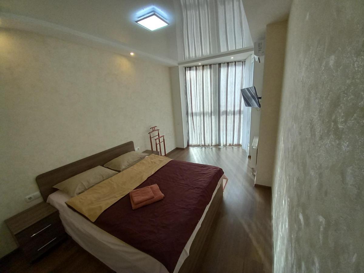 Smart Apartments Drahomanova 2А Kiew Exterior foto